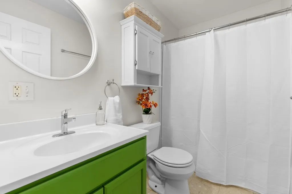 3 bed, 2.5 bath apartment for rent at 54 Myrtle St Unit 2, East Somerville — photo 11 of 17