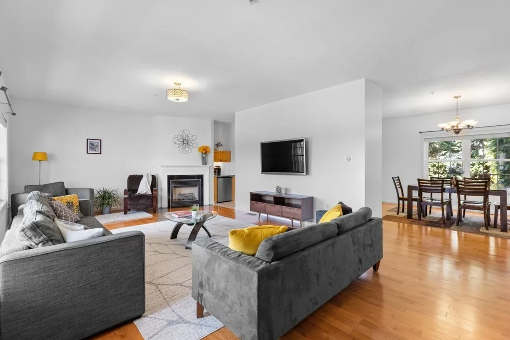 3 bed, 2.5 bath apartment for rent at 54 Myrtle St Unit 2, East Somerville — photo 2 of 17