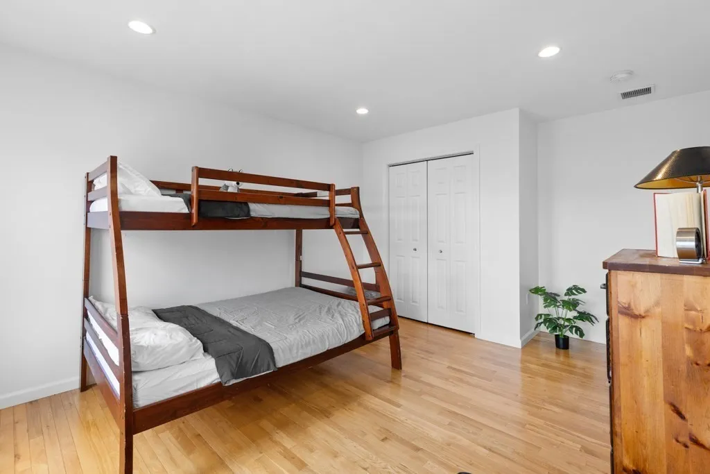 3 bed, 2.5 bath apartment for rent at 54 Myrtle St Unit 2, East Somerville — photo 9 of 17