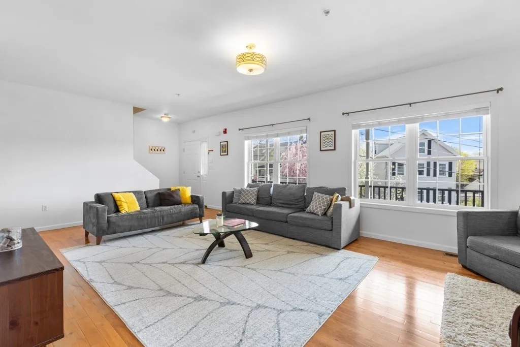 3 bed, 2.5 bath apartment for rent at 54 Myrtle St Unit 2, East Somerville — photo 3 of 17