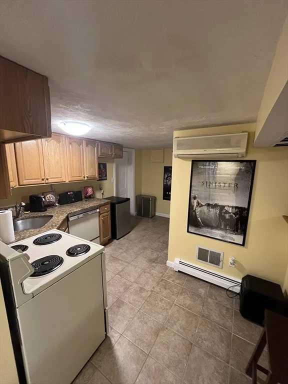 3 bed, 2 bath apartment for rent at 54 Mystic St, West Medford — photo 23 of 28