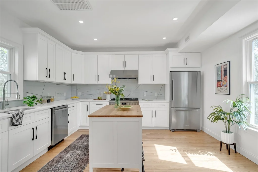 3 bed, 2 bath apartment for rent at 54 Park St Unit 2, Ward Two — photo 5 of 18