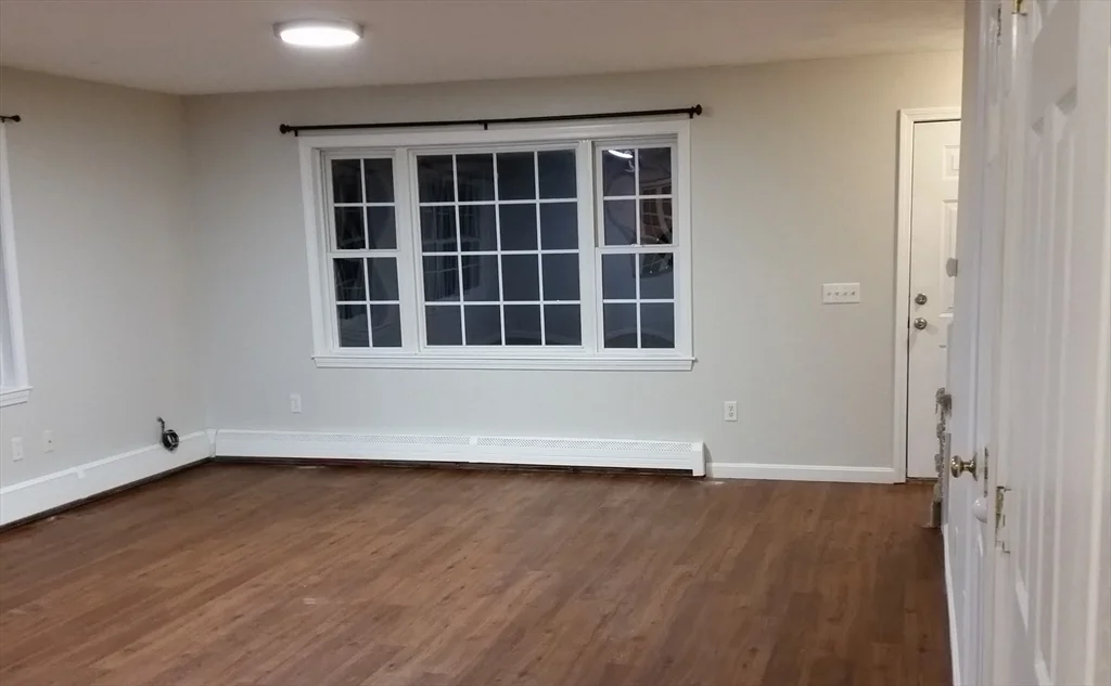 3 bed, 1 bath apartment for rent at 54 Penn Ave Unit 0, Worcester — photo 2 of 20