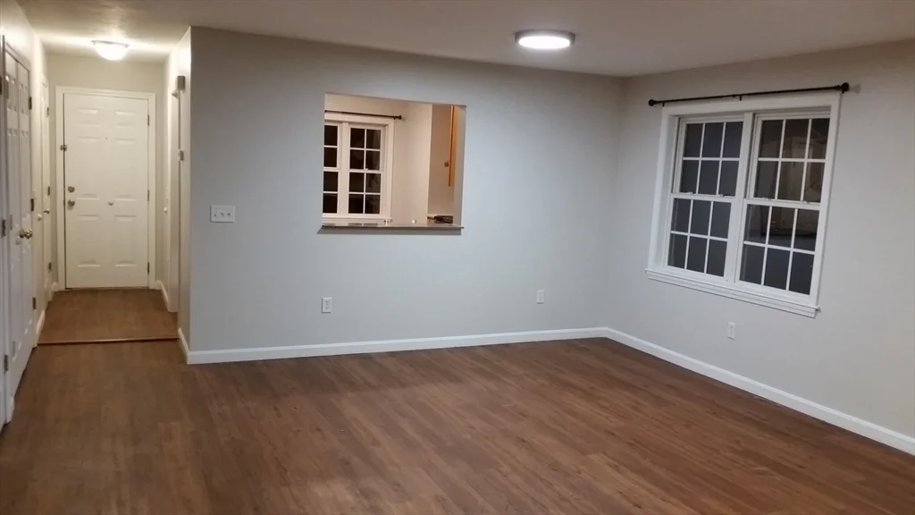 3 bed, 1 bath apartment for rent at 54 Penn Ave Unit 0, Worcester — photo 4 of 20