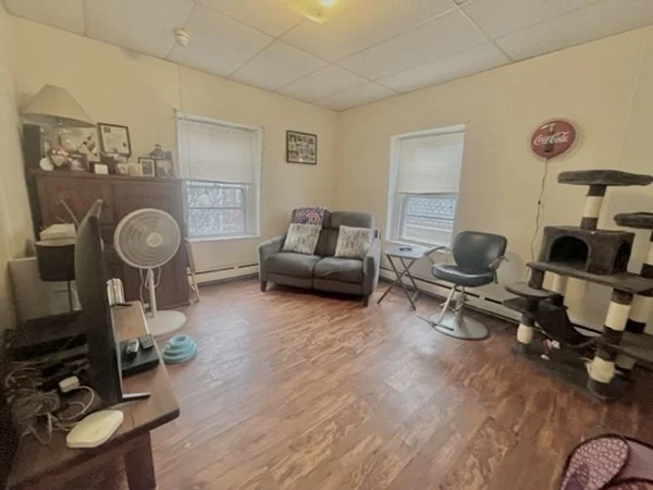 3 bed, 1 bath apartment for rent at 54 Pinckney St Unit 3, Powder House Square — photo 4 of 11