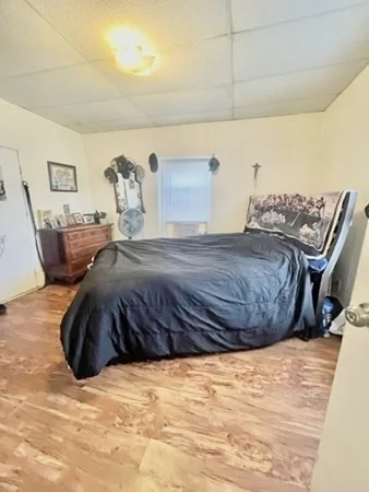 3 bed, 1 bath apartment for rent at 54 Pinckney St Unit 3, Powder House Square — photo 5 of 11