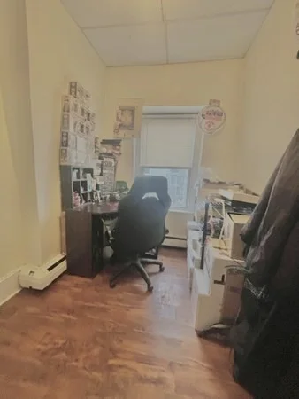 3 bed, 1 bath apartment for rent at 54 Pinckney St Unit 3, Powder House Square — photo 7 of 11