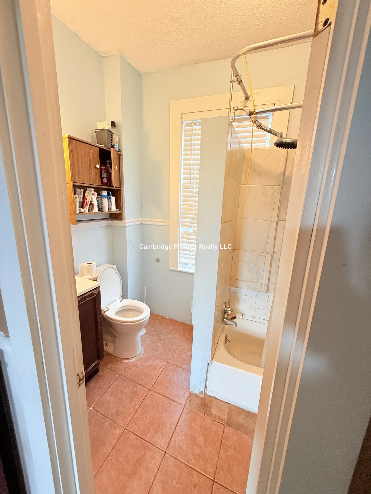 3 bed, 1 bath apartment for rent at 54 Pleasant St Unit 2, Cambridgeport — photo 6 of 29