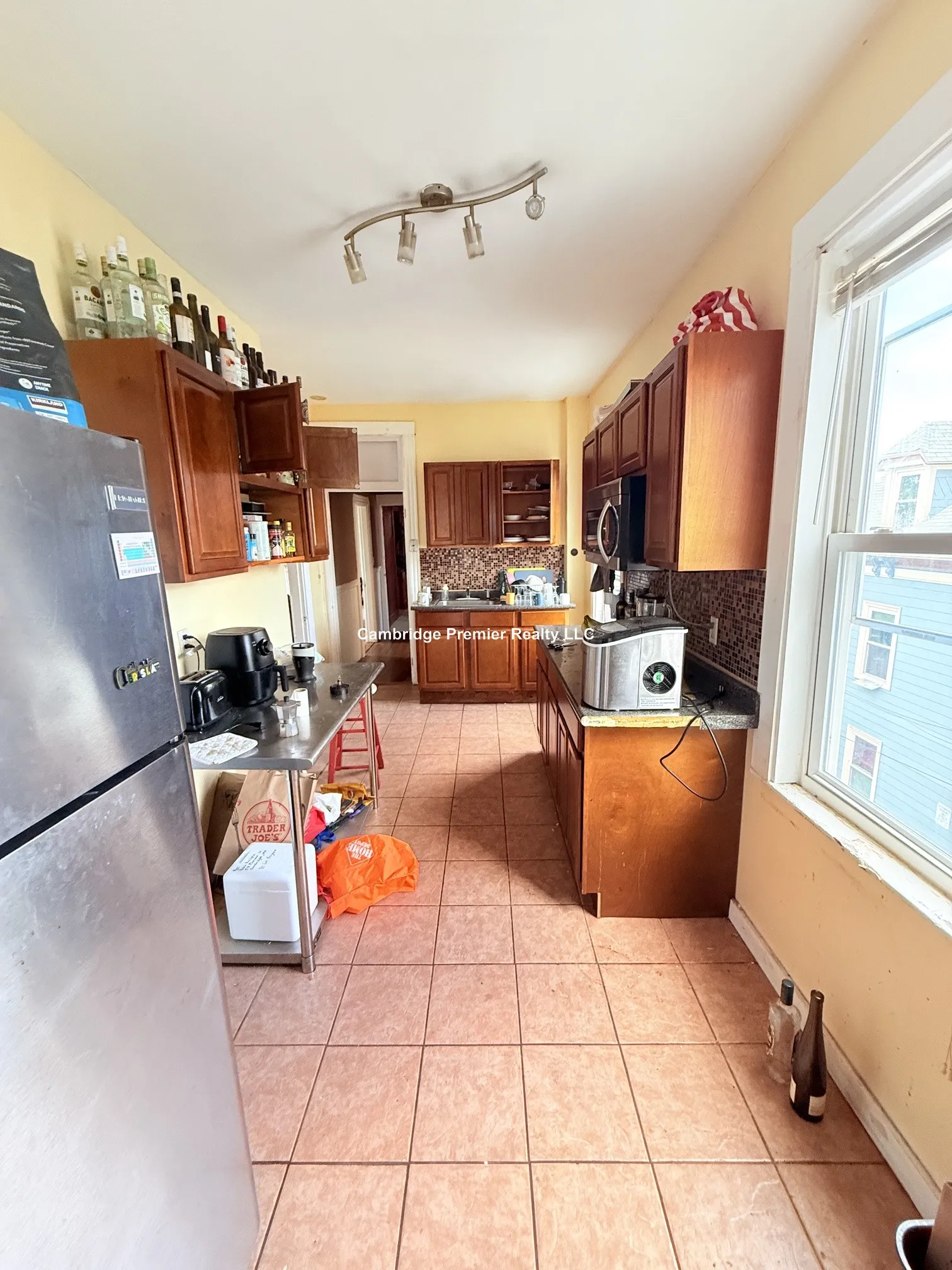 3 bed, 1 bath apartment for rent at 54 Pleasant St Unit 2, Cambridgeport — photo 19 of 29