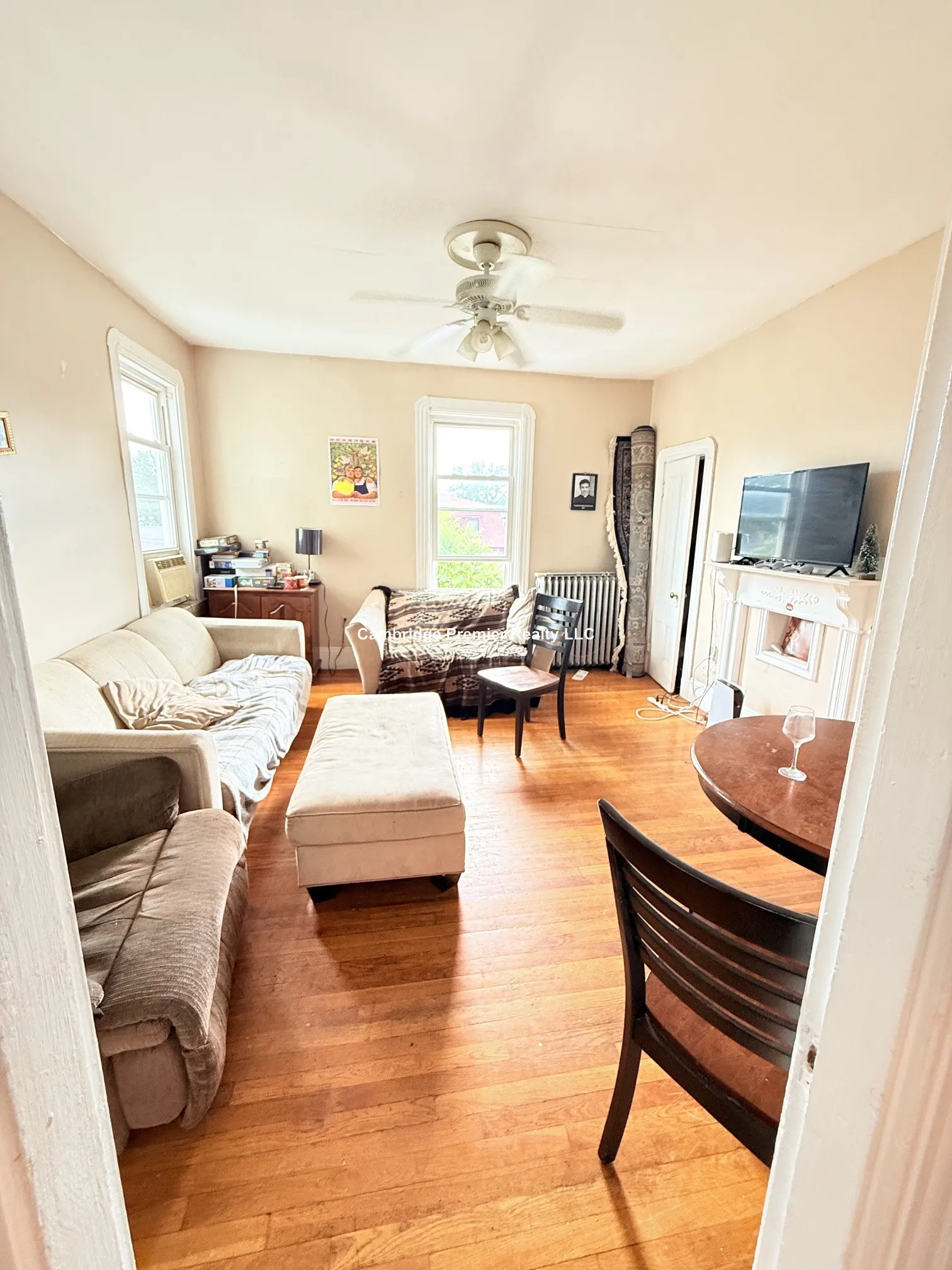 3 bed, 1 bath apartment for rent at 54 Pleasant St Unit 2, Cambridgeport