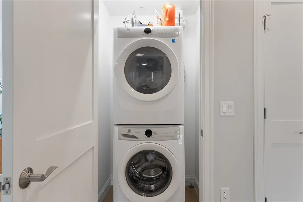 3 bed, 2 bath apartment for rent at 54 Pleasant St Unit 9, Dorchester — photo 14 of 15