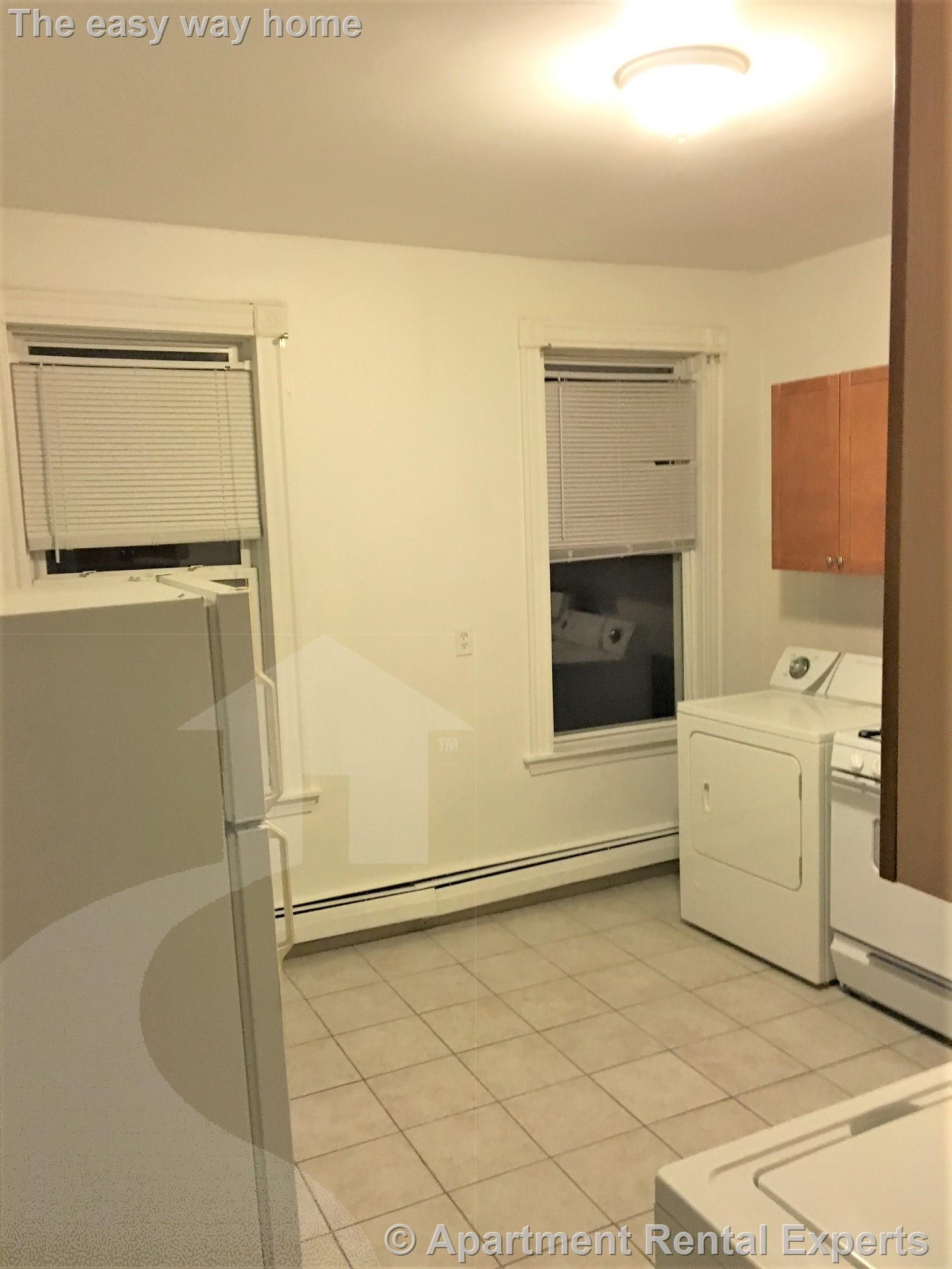 3 bed, 2 bath apartment for rent at 54 Portsmouth St Unit 2, Kendall Square — photo 4 of 14