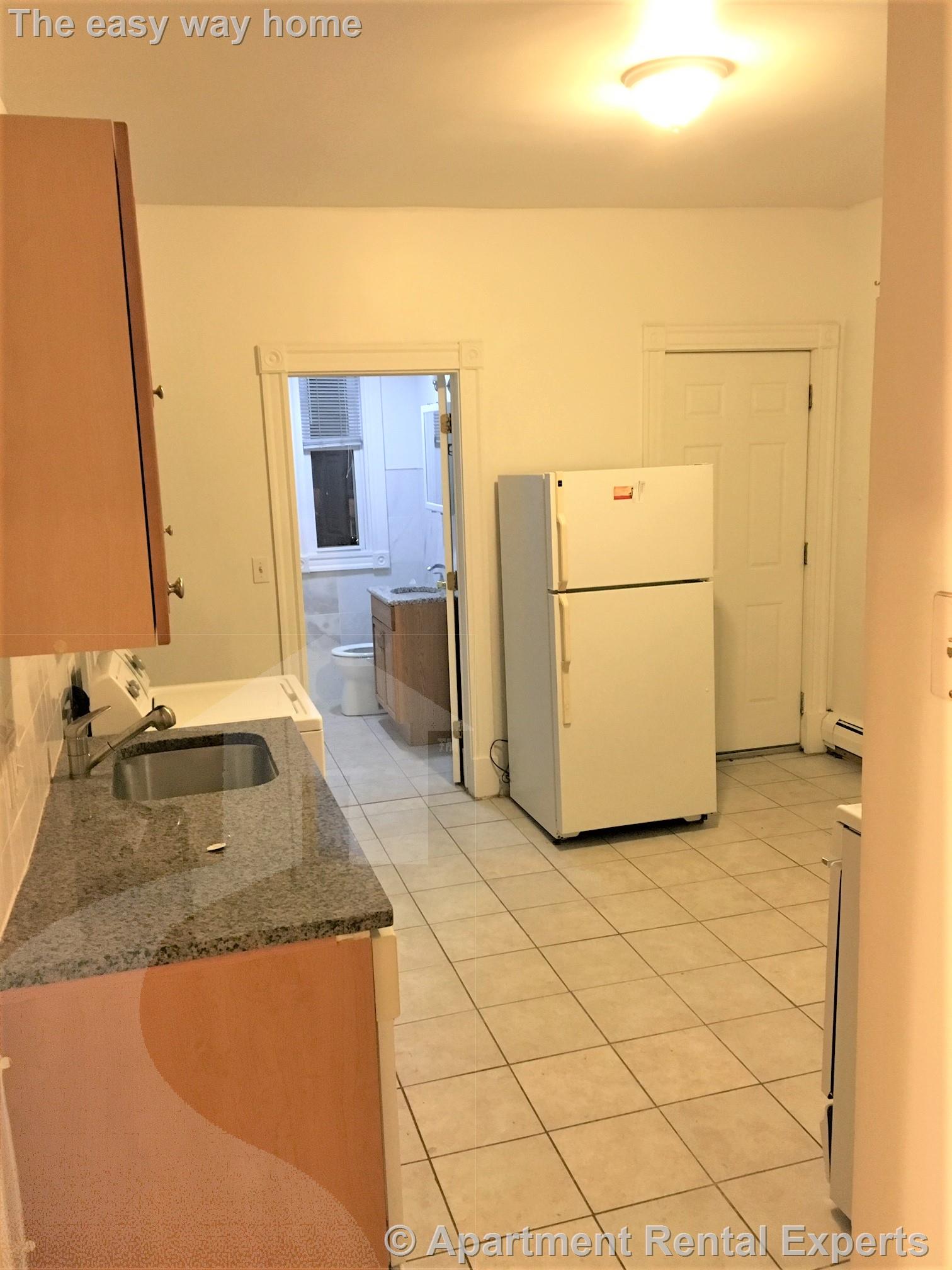3 bed, 2 bath apartment for rent at 54 Portsmouth St Unit 2, Kendall Square — photo 3 of 14