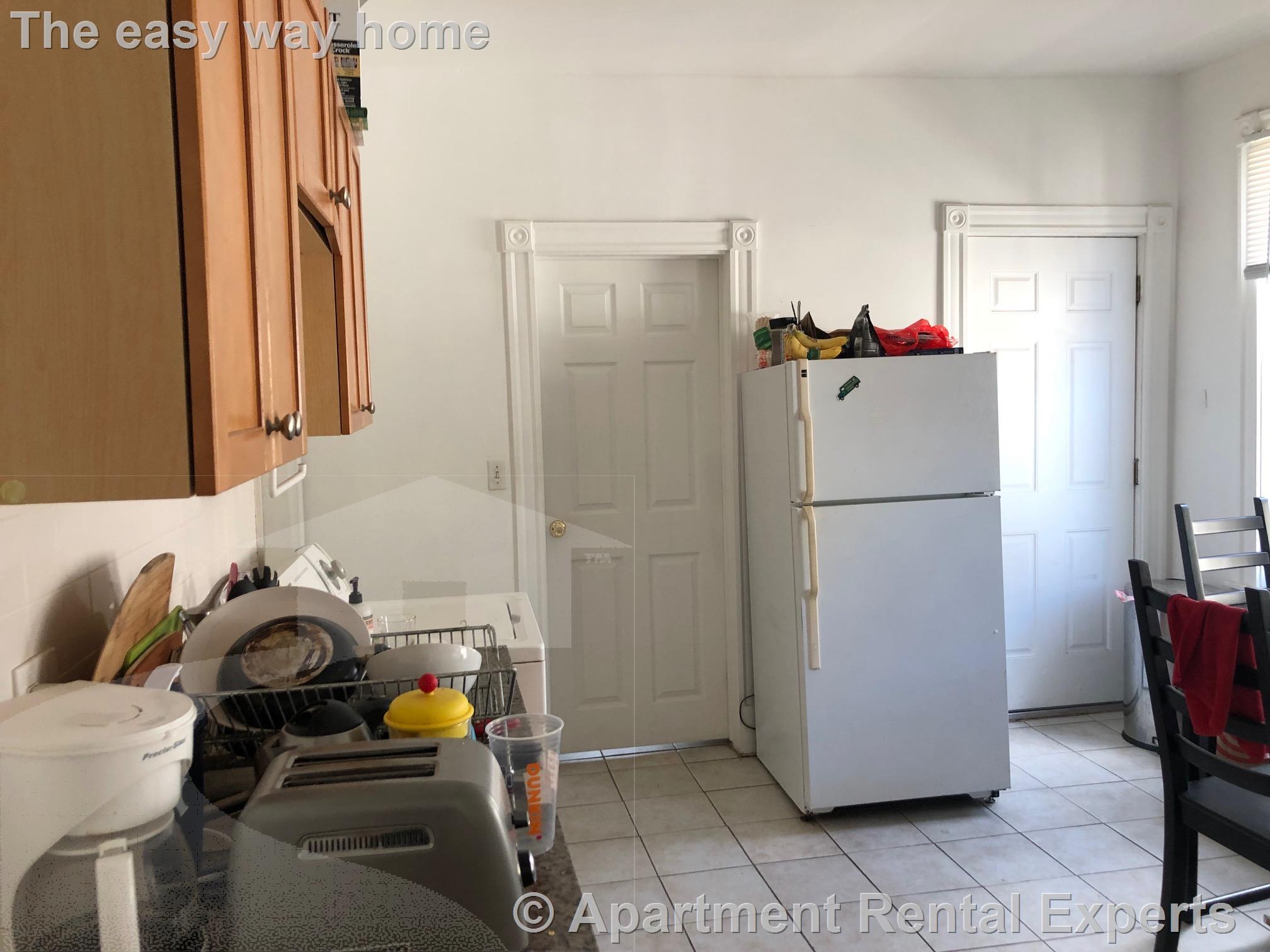 3 bed, 2 bath apartment for rent at 54 Portsmouth St Unit 2, Kendall Square — photo 2 of 14