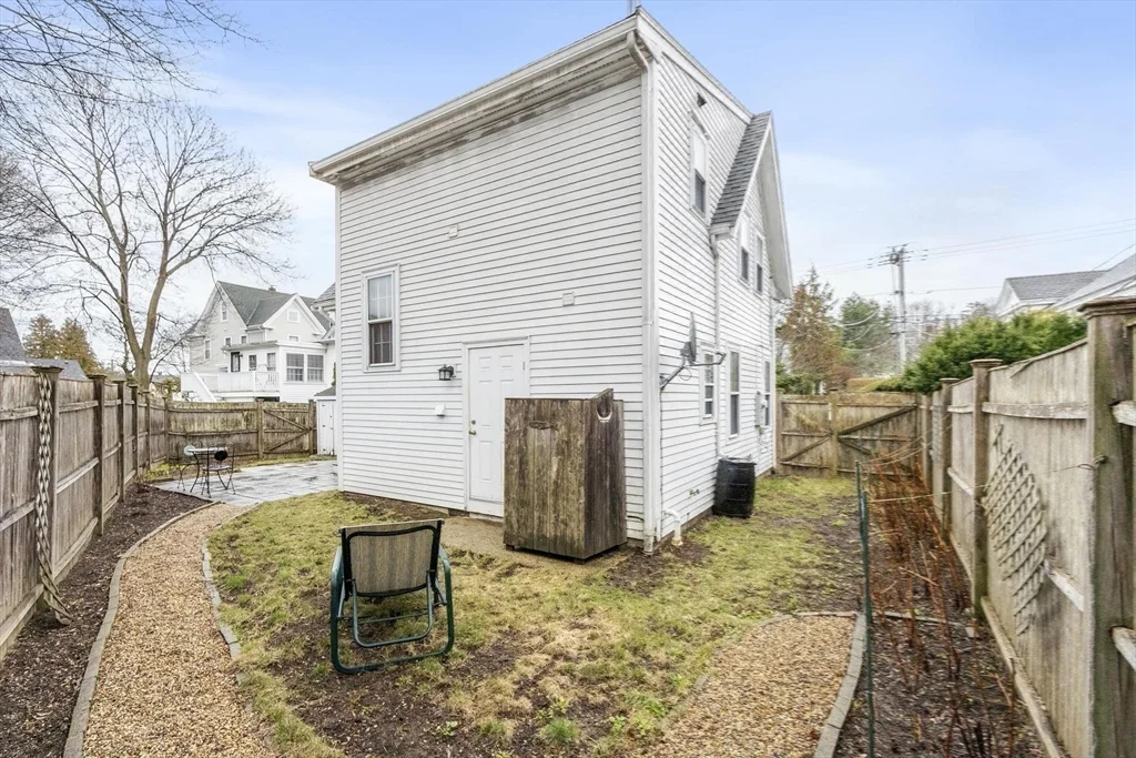 2 bed, 1 bath apartment for rent at 54-R Broadway Unit 3, Rockport — photo 29 of 32