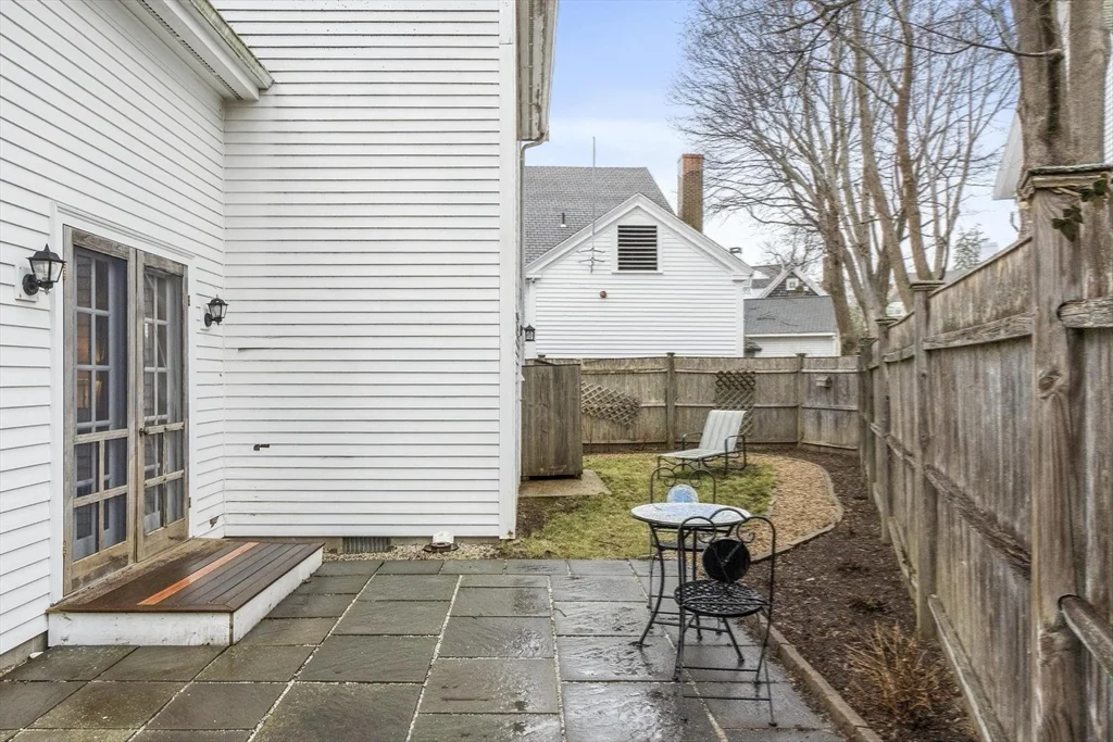 2 bed, 1 bath apartment for rent at 54-R Broadway Unit 3, Rockport — photo 27 of 32
