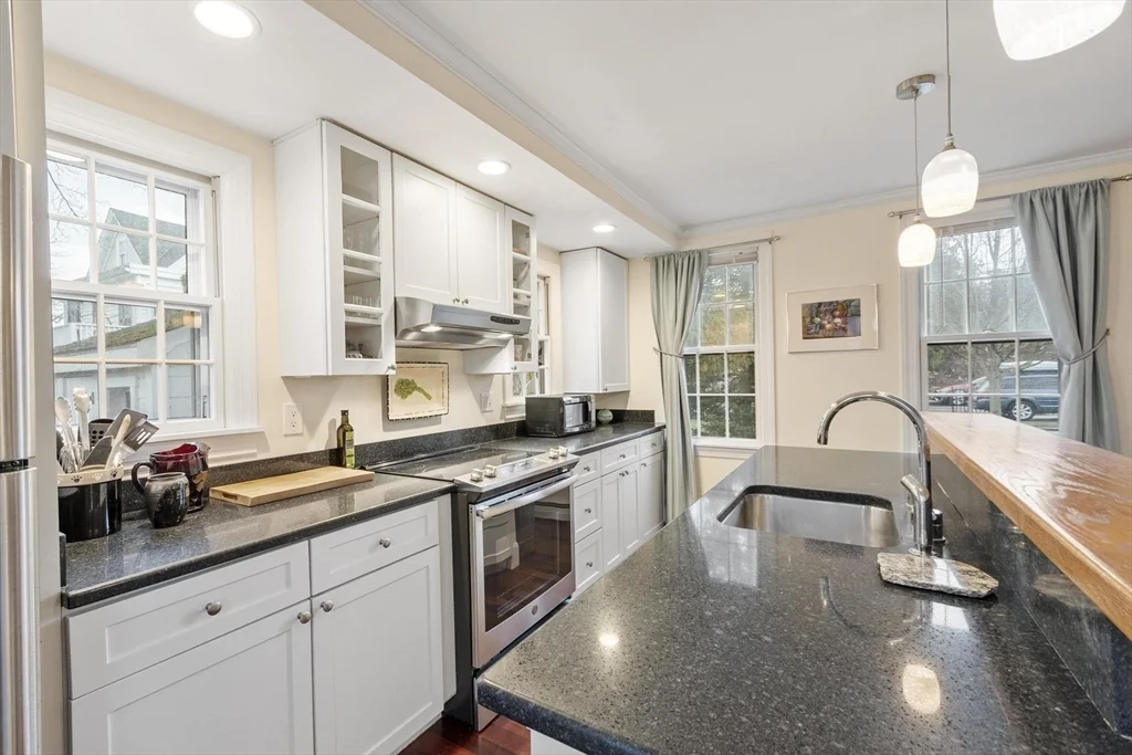 2 bed, 1 bath apartment for rent at 54-R Broadway Unit 3, Rockport — photo 14 of 32