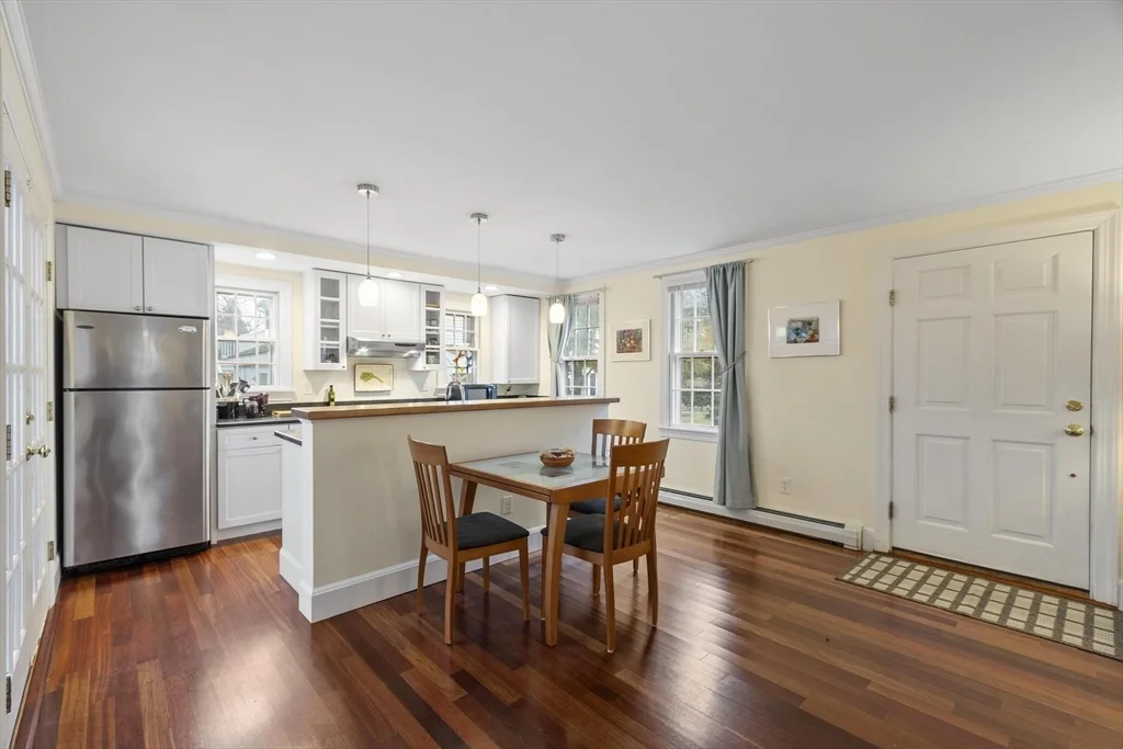 2 bed, 1 bath apartment for rent at 54-R Broadway Unit 3, Rockport — photo 8 of 32