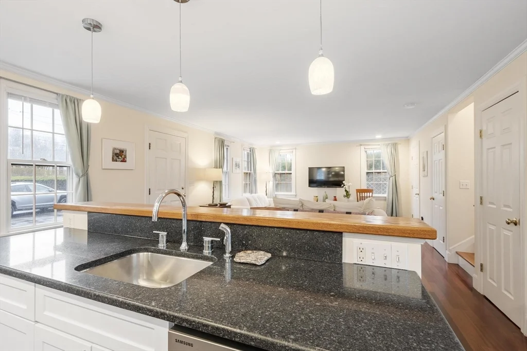 2 bed, 1 bath apartment for rent at 54-R Broadway Unit 3, Rockport — photo 15 of 32