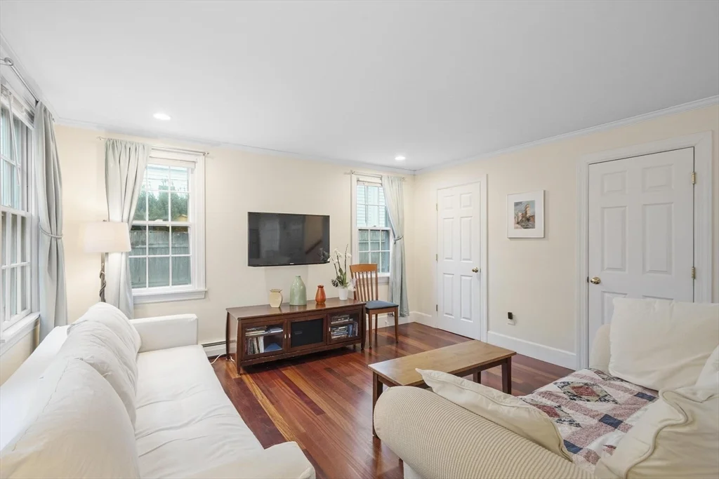 2 bed, 1 bath apartment for rent at 54-R Broadway Unit 3, Rockport — photo 3 of 32