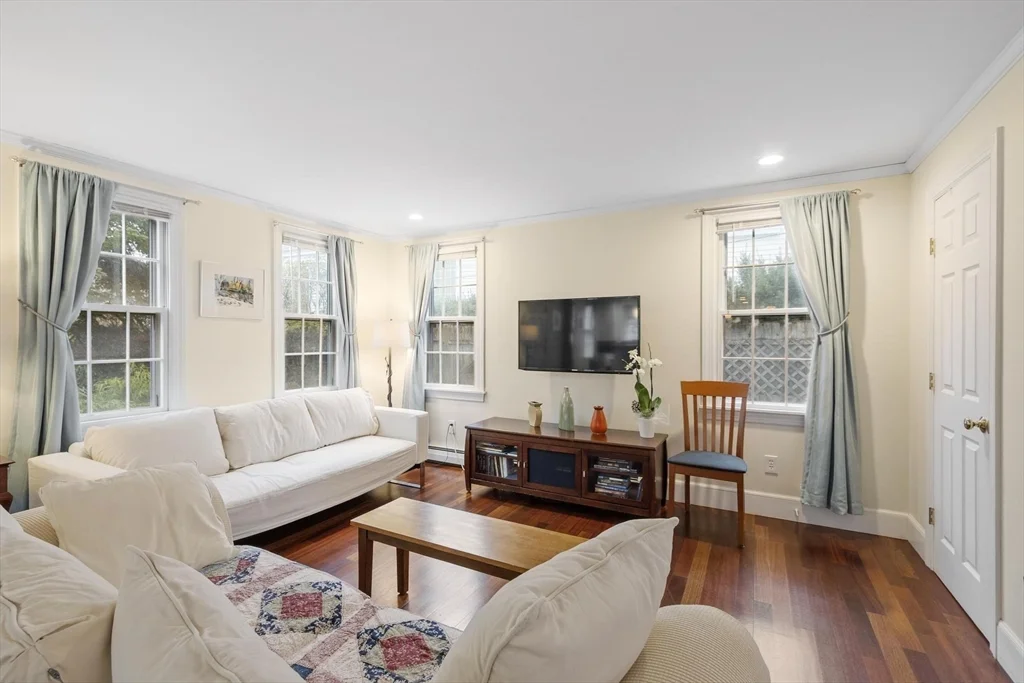 2 bed, 1 bath apartment for rent at 54-R Broadway Unit 3, Rockport — photo 6 of 32