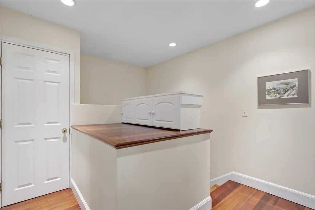 2 bed, 1 bath apartment for rent at 54-R Broadway Unit 3, Rockport — photo 21 of 32