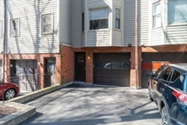 3 bed, 2 bath apartment for rent at 54 Regent Circle, Brookline — photo 20 of 21