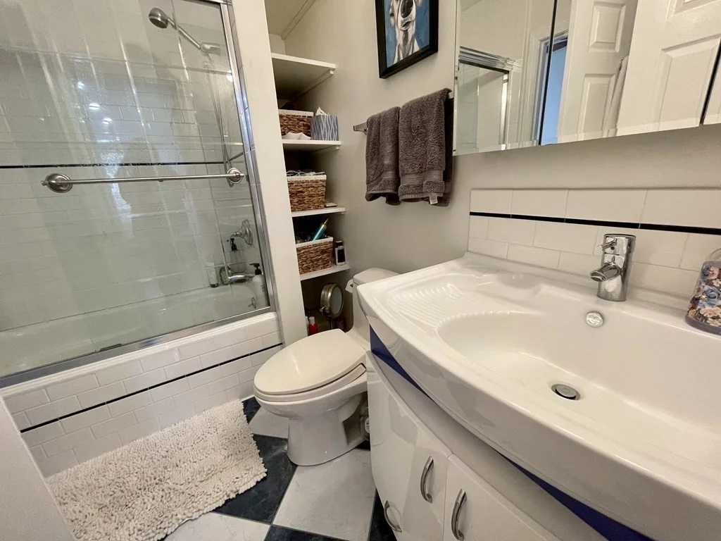 3 bed, 2 bath apartment for rent at 54 Regent Circle, Brookline — photo 11 of 21