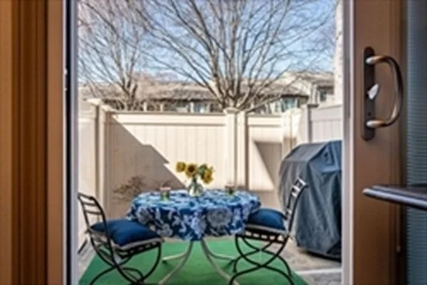 3 bed, 2 bath apartment for rent at 54 Regent Circle, Brookline — photo 18 of 21