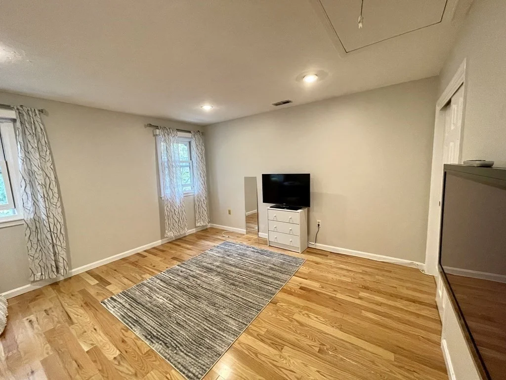 3 bed, 2 bath apartment for rent at 54 Regent Circle, Brookline — photo 12 of 21