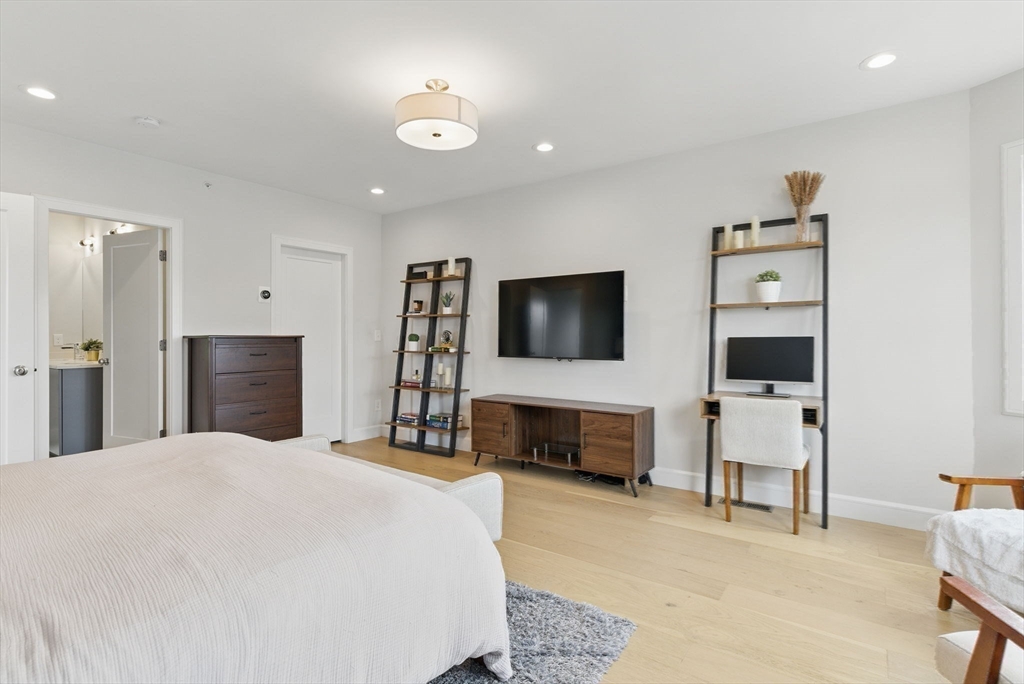 3 bed, 2 bath apartment for rent at 54 Robey Unit 54, Roxbury — photo 22 of 42