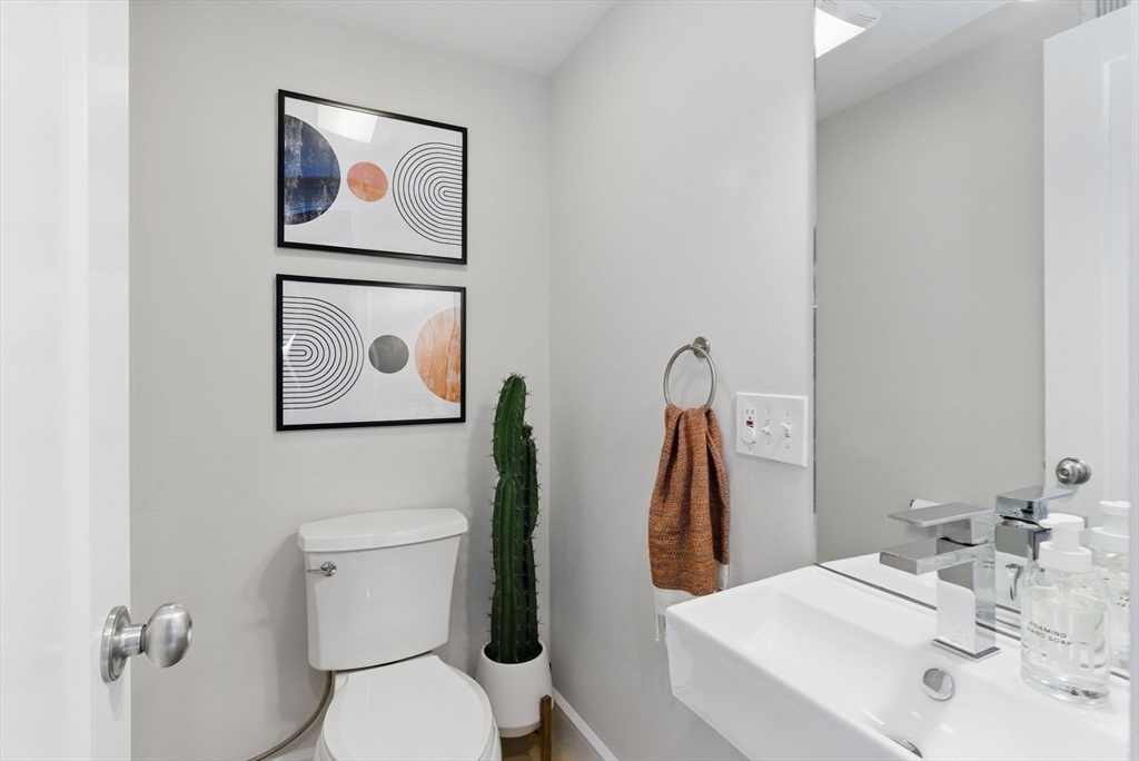 3 bed, 2 bath apartment for rent at 54 Robey Unit 54, Roxbury — photo 36 of 42