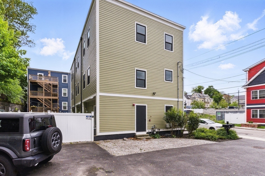 3 bed, 2 bath apartment for rent at 54 Robey Unit 54, Roxbury — photo 29 of 42