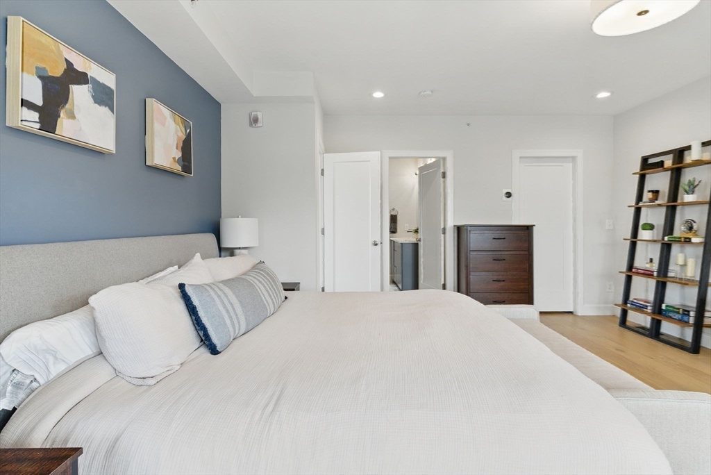 3 bed, 2 bath apartment for rent at 54 Robey Unit 54, Roxbury — photo 23 of 42