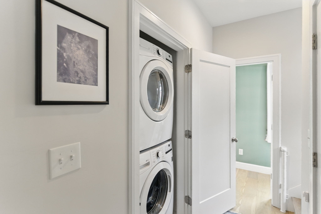 3 bed, 2 bath apartment for rent at 54 Robey Unit 54, Roxbury — photo 13 of 42