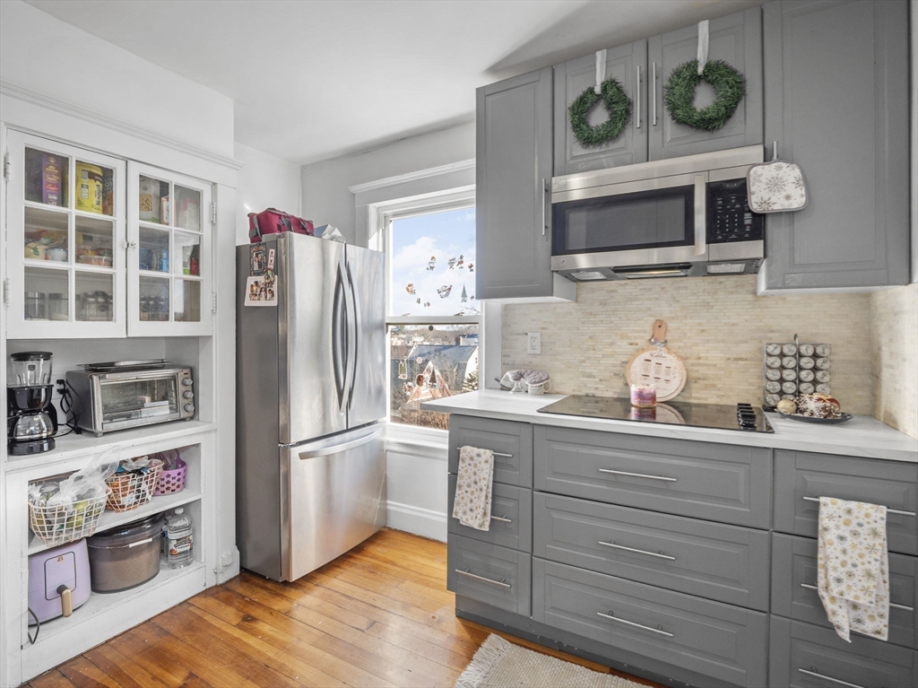 2 bed, 1 bath apartment for rent at 54 Rockaway Pl Unit 2, Lynn — photo 2 of 9