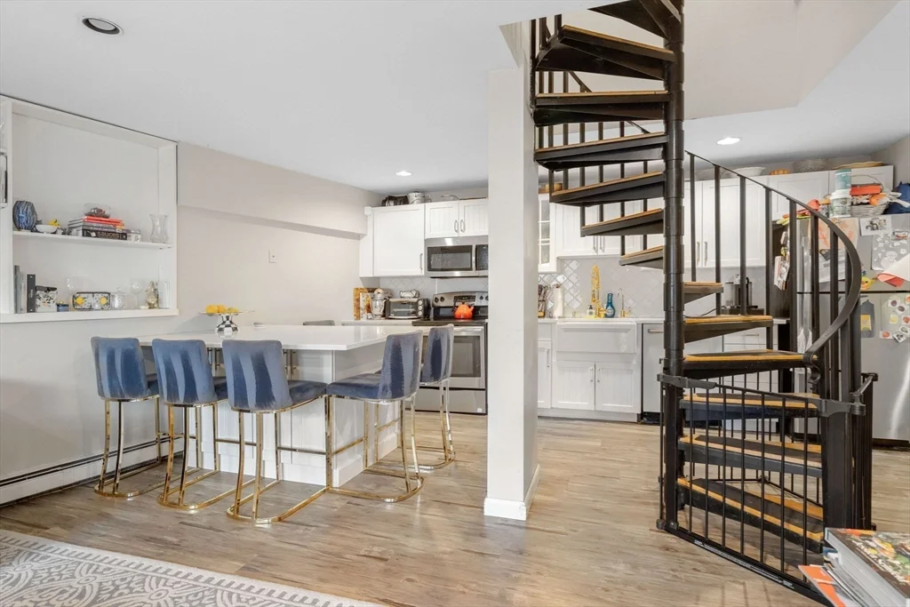 2 bed, 2.5 bath apartment for rent at 54 Russell St Unit 1B, Charlestown — photo 3 of 19