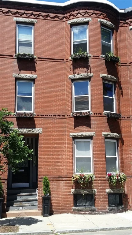 2 bed, 1 bath apartment for rent at 54 Saxton St Unit 2, Dorchester — photo 6 of 23