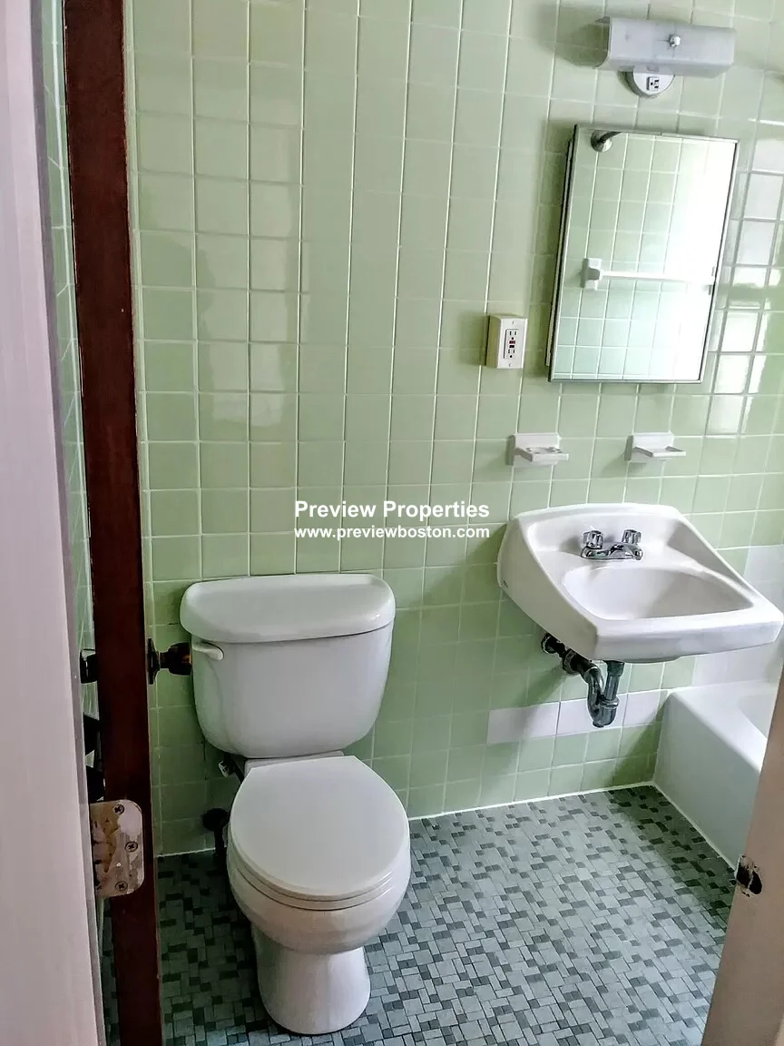 1 bed, 1 bath apartment for rent at 54 South Huntington Ave Unit 04P, Jamaica Plain — photo 4 of 5