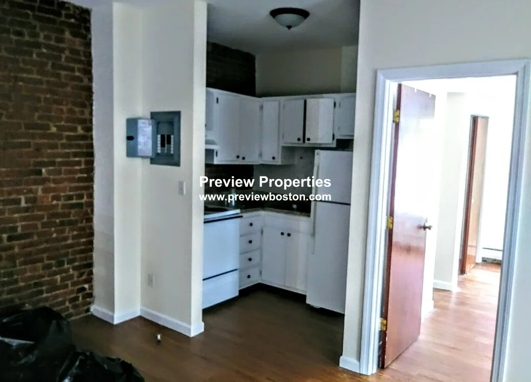 1 bed, 1 bath apartment for rent at 54 South Huntington Ave Unit 2P, Jamaica Plain — photo 3 of 4