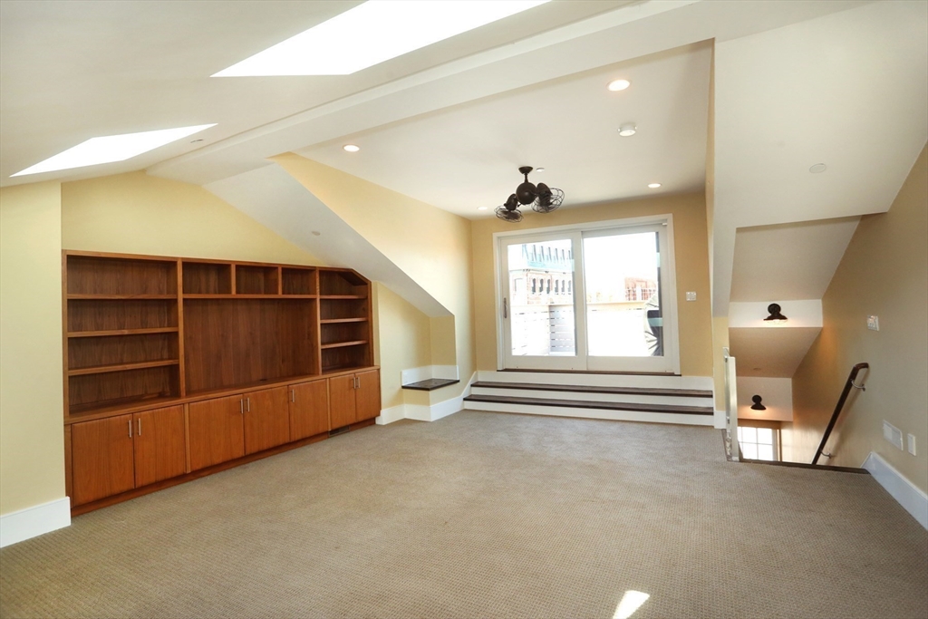 3 bed, 2 bath apartment for rent at 54 State Unit 3, Newburyport — photo 14 of 32