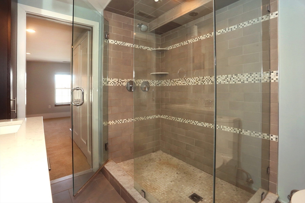 3 bed, 2 bath apartment for rent at 54 State Unit 3, Newburyport — photo 19 of 32