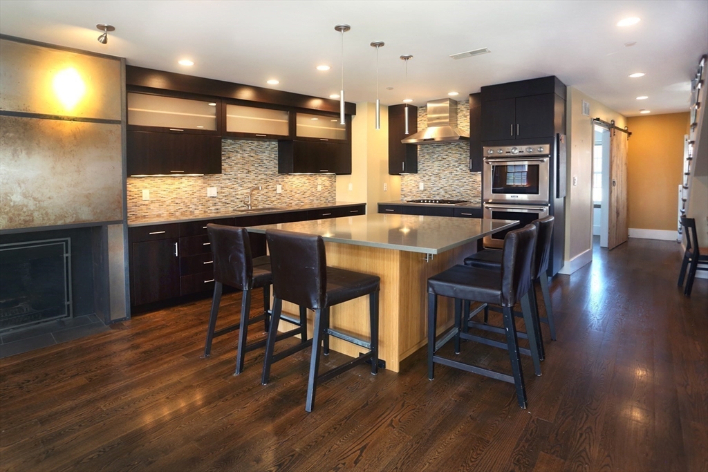 3 bed, 2 bath apartment for rent at 54 State Unit 3, Newburyport — photo 6 of 32