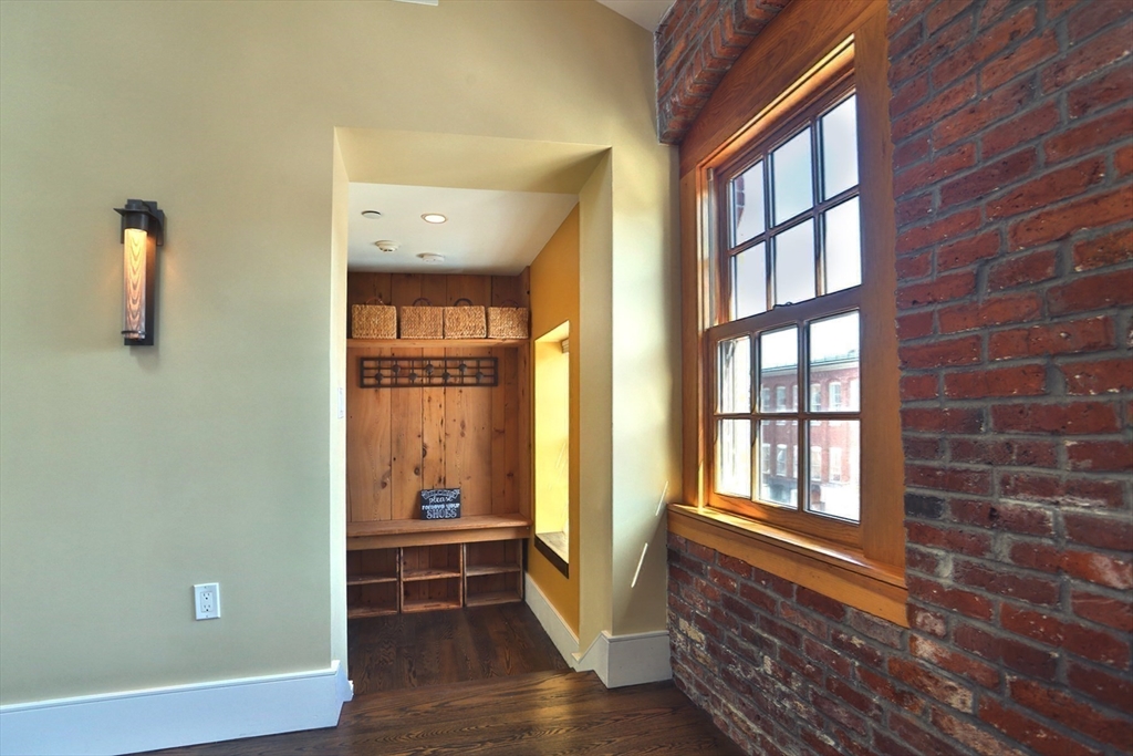 3 bed, 2 bath apartment for rent at 54 State Unit 3, Newburyport — photo 24 of 32