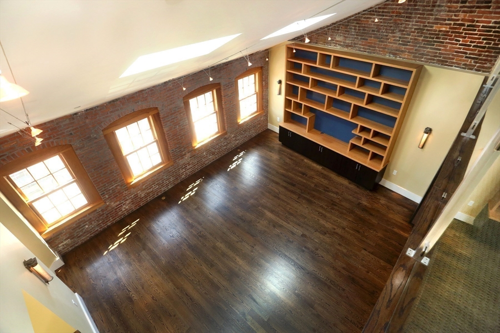 3 bed, 2 bath apartment for rent at 54 State Unit 3, Newburyport — photo 12 of 32