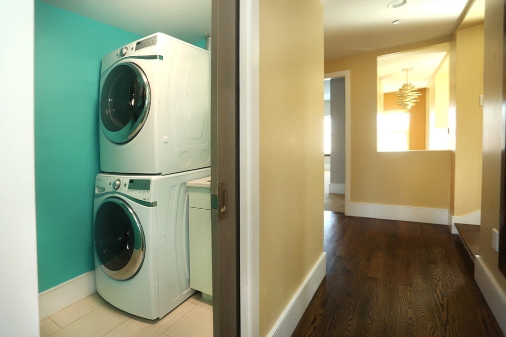 3 bed, 2 bath apartment for rent at 54 State Unit 3, Newburyport — photo 23 of 32