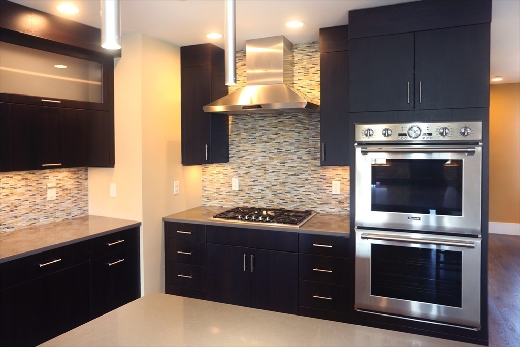 3 bed, 2 bath apartment for rent at 54 State Unit 3, Newburyport — photo 8 of 32