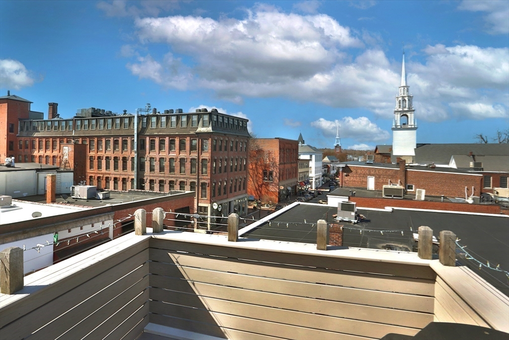 3 bed, 2 bath apartment for rent at 54 State Unit 3, Newburyport — photo 28 of 32