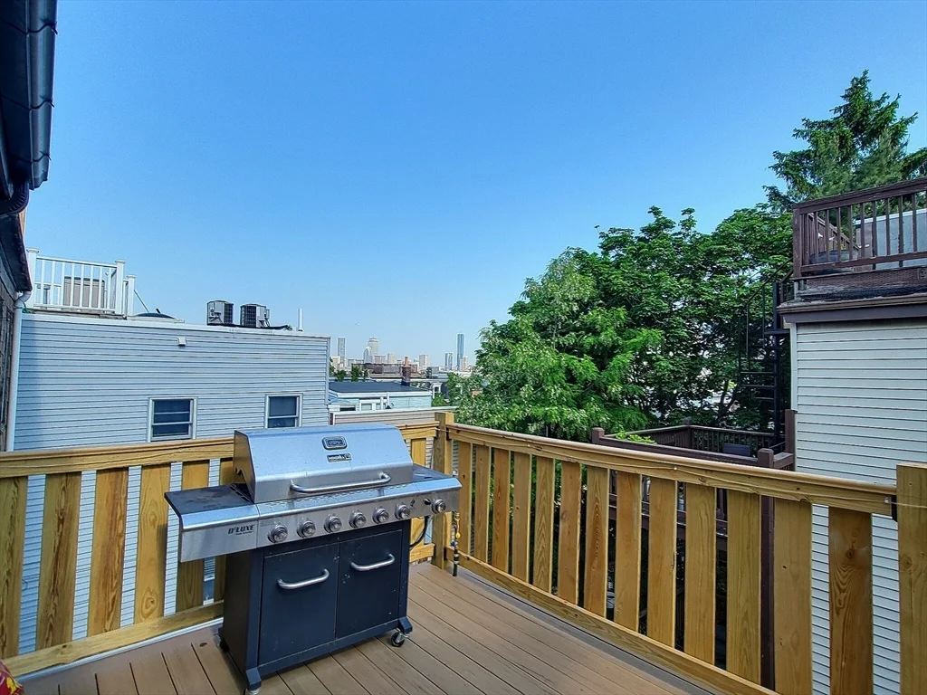 6 bed, 3 bath apartment for rent at 54 Telegraph, South Boston — photo 4 of 15