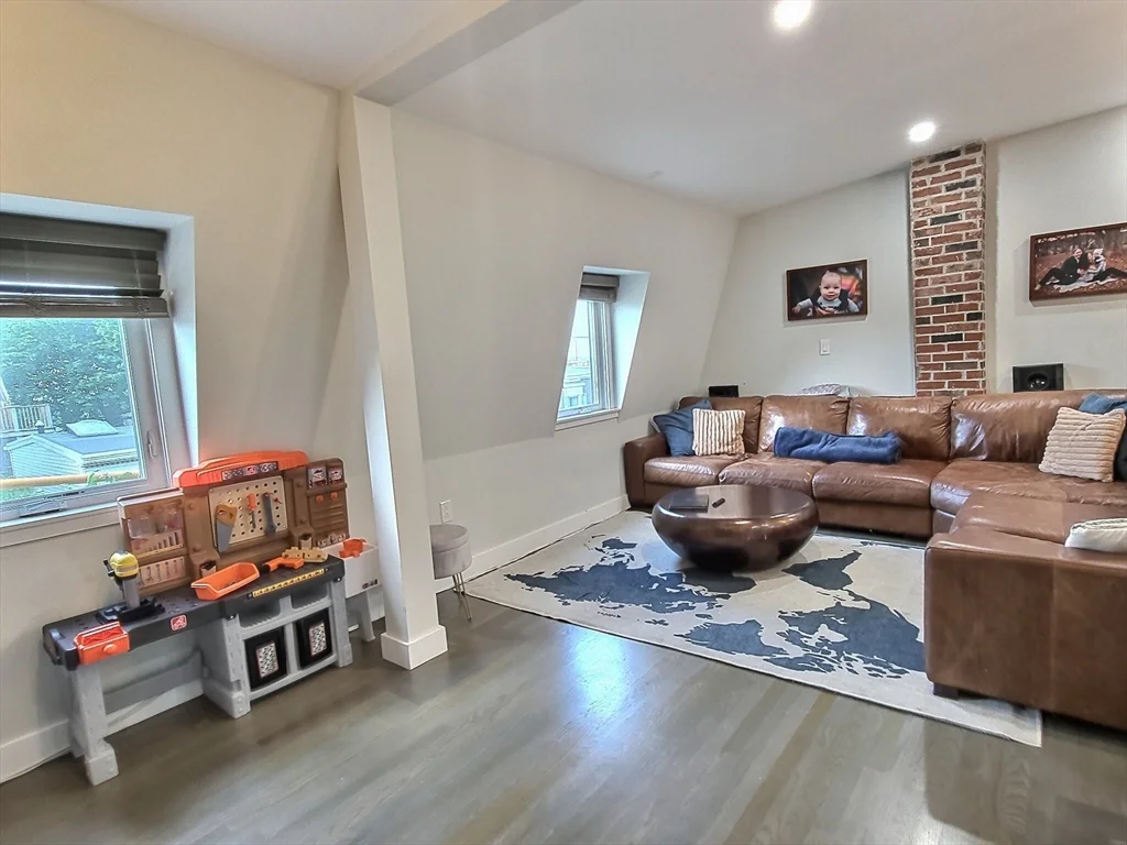 6 bed, 3 bath apartment for rent at 54 Telegraph, South Boston — photo 3 of 15